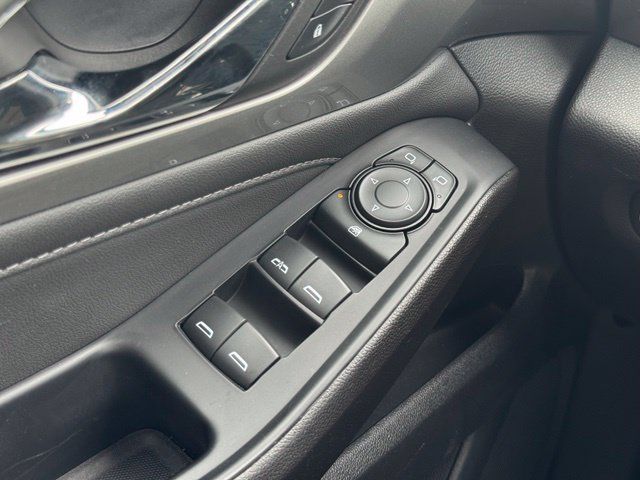 Used 2023 Chevrolet Traverse LT AWD/4WD image 37