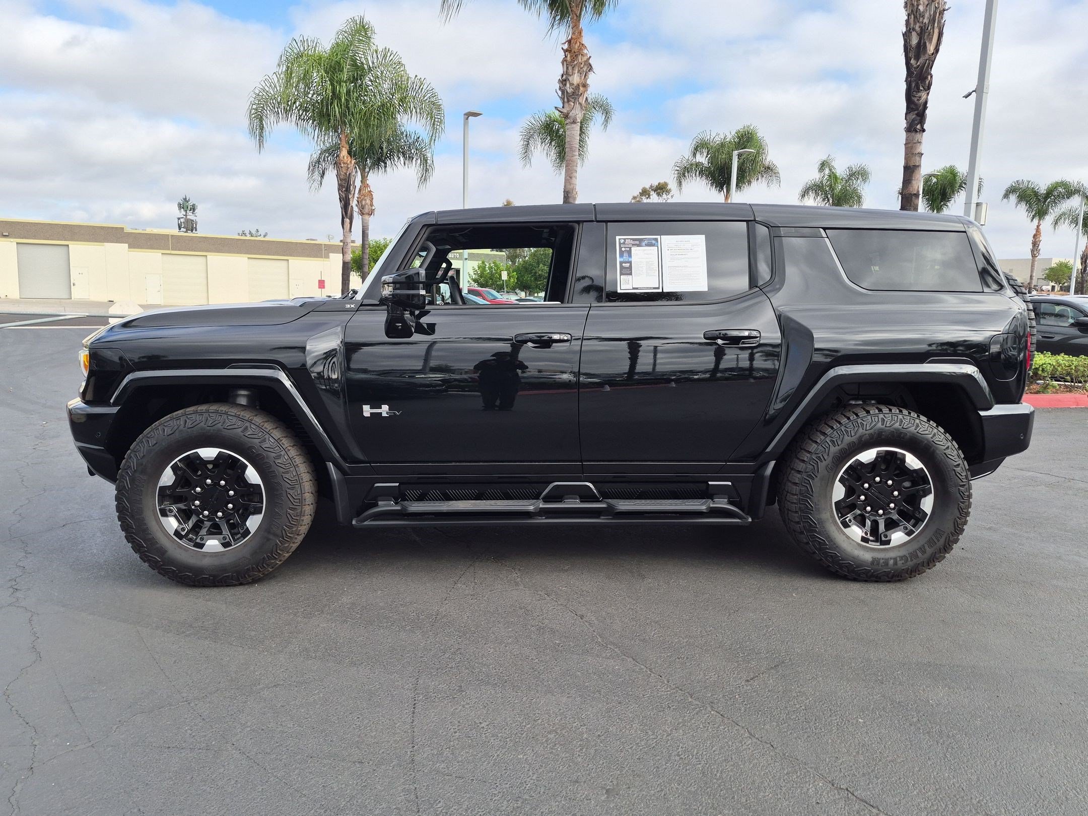 Used 2024 GMC Hummer EV 3X w/ Extreme Off-Road Package AWD/4WD image 7
