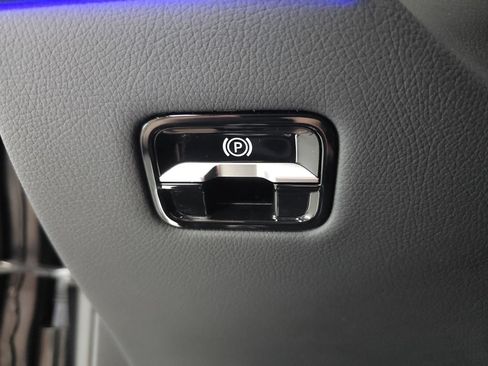 Used 2024 Mercedes-Benz S 500 4MATIC w/ AMG Line image 10