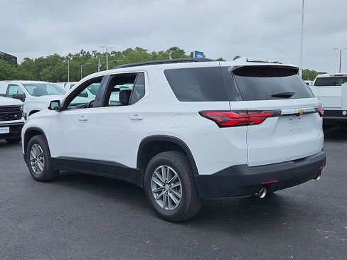 Used 2023 Chevrolet Traverse LT FWD image 4