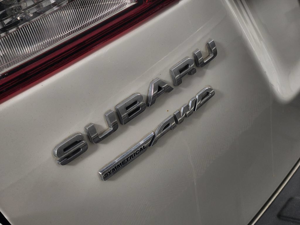 Used 2017 Subaru Outback 2.5i Touring w/ Popular Package #5A AWD/4WD image 10