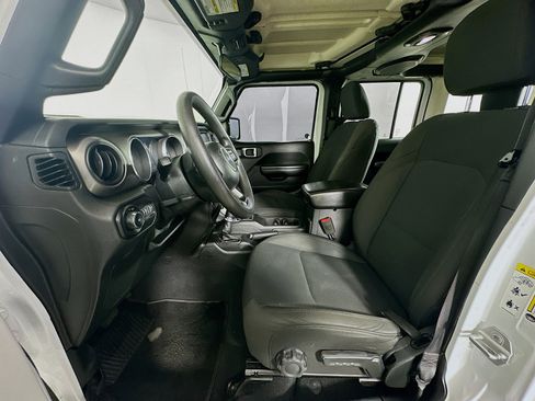 Used 2018 Jeep Wrangler Unlimited Sport AWD/4WD image 13