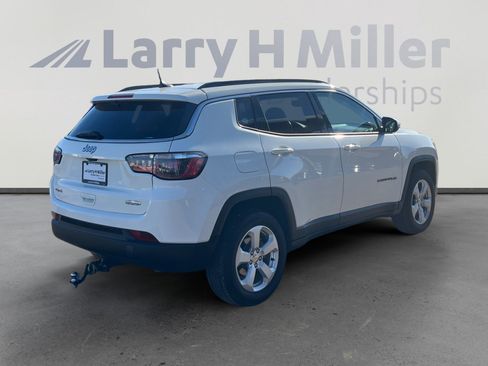 Used 2019 Jeep Compass Latitude w/ Popular Equipment Group image 5