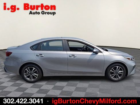 Used 2023 Kia Forte LXS FWD image 7