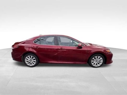 Used 2020 Toyota Camry LE FWD image 9