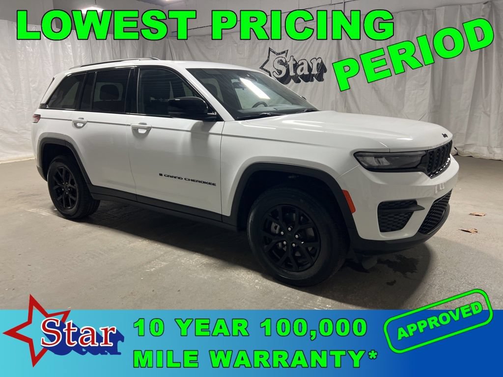 Used 2025 Jeep Grand Cherokee Altitude AWD/4WD image 1