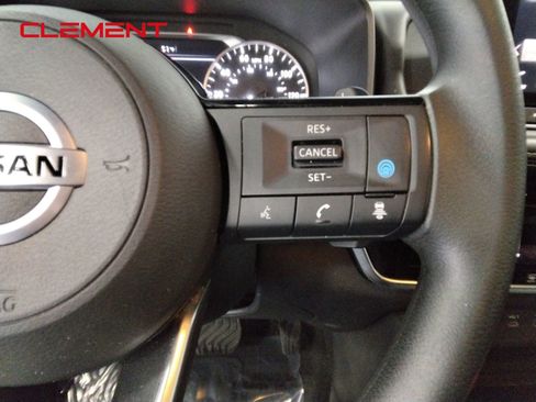 Used 2021 Nissan Rogue SV AWD/4WD image 13