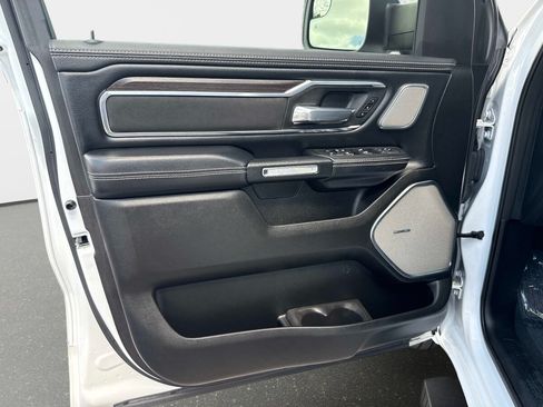 Used 2025 RAM 1500 Laramie w/ Night Edition AWD/4WD image 17