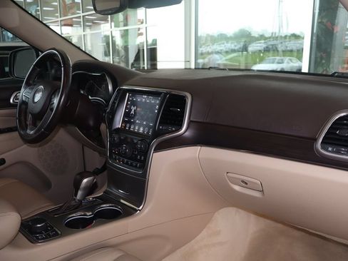 Used 2018 Jeep Grand Cherokee Overland AWD/4WD image 44