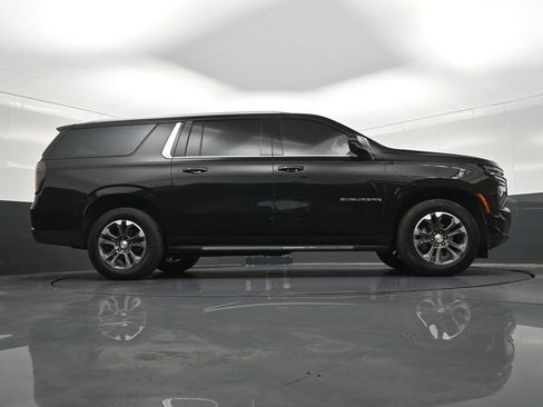Used 2026 Chevrolet Suburban LS RWD image 30