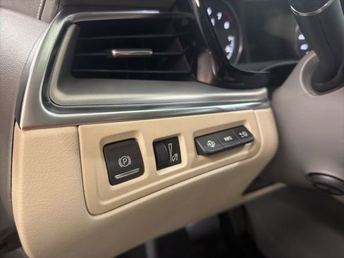 Used 2023 Cadillac XT5 Premium Luxury w/ Technology Package image 18