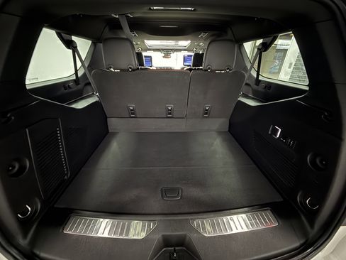 Used 2023 GMC Yukon XL Denali Ultimate image 11