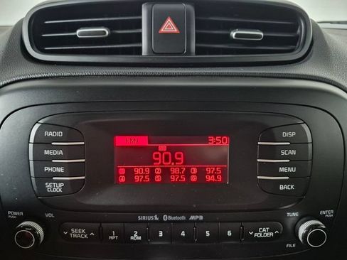Used 2014 Kia Soul FWD image 23