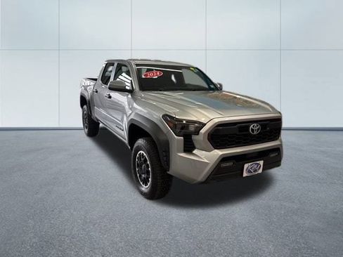 Used 2024 Toyota Tacoma TRD Off-Road image 10