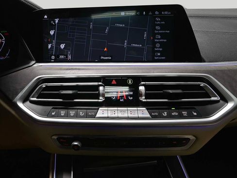 Used 2022 BMW X5 xDrive40i w/ Premium Package AWD/4WD image 15