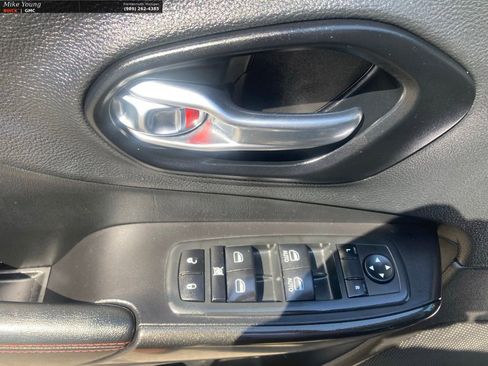 Used 2020 Jeep Cherokee Trailhawk w/ Comfort & Convenience Group image 16