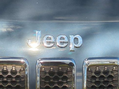 Used 2021 Jeep Cherokee Limited w/ Elite Package AWD/4WD image 33
