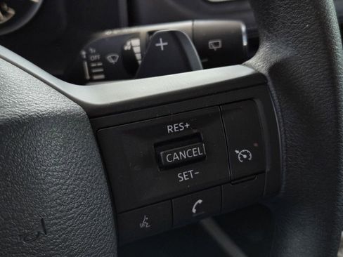 Used 2025 Nissan Rogue S image 26