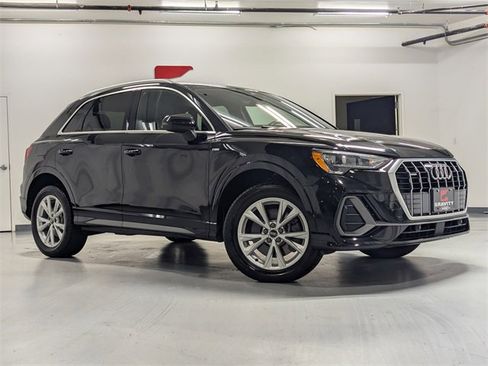 Used 2021 Audi Q3 2.0T Premium w/ Convenience Package image 2