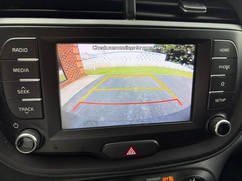 Used 2020 Kia Soul LX FWD image 10