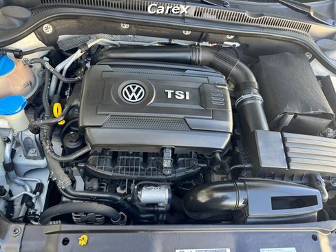 Used 2014 Volkswagen Jetta GLI Autobahn FWD image 34