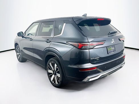 Used 2025 Mitsubishi Outlander SE FWD image 5
