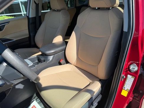 Used 2023 Toyota RAV4 LE AWD/4WD image 16