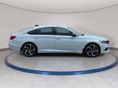 Used 2022 Honda Accord Sport image 4