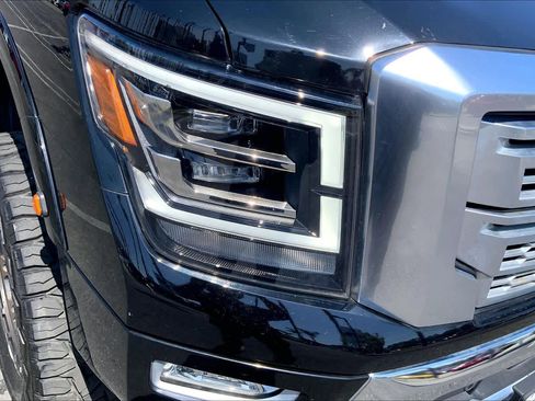 Used 2022 Nissan Titan Platinum Reserve w/ Moonroof Package AWD/4WD image 27