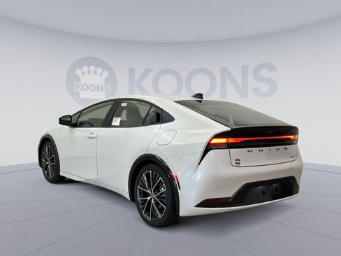 New 2026 Toyota Prius XLE image 4