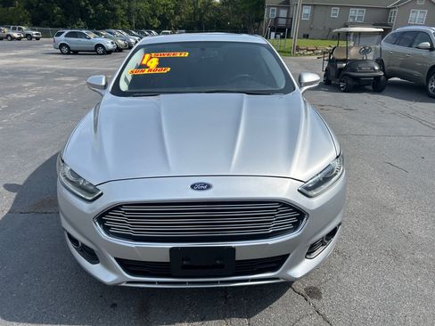 Used 2014 Ford Fusion SE w/ Equipment Group 202A FWD image 3