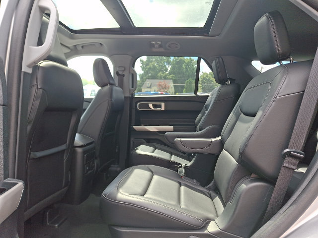 Certified 2023 Ford Explorer XLT w/ Equipment Group 202A AWD/4WD image 11