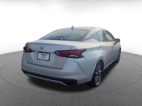 Used 2025 Nissan Versa SV image 14