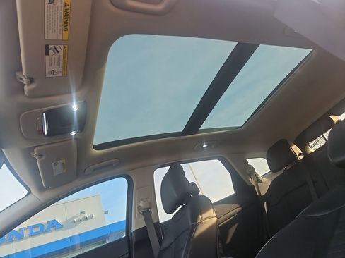 Used 2023 Kia Sportage SX image 16