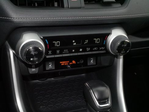 Used 2020 Toyota RAV4 XLE w/ XLE Grade Weather Package image 23