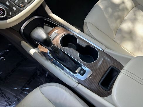 Used 2024 Chevrolet Malibu LT image 35