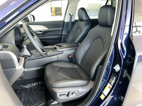 New 2026 Toyota Grand Highlander Limited AWD/4WD image 15