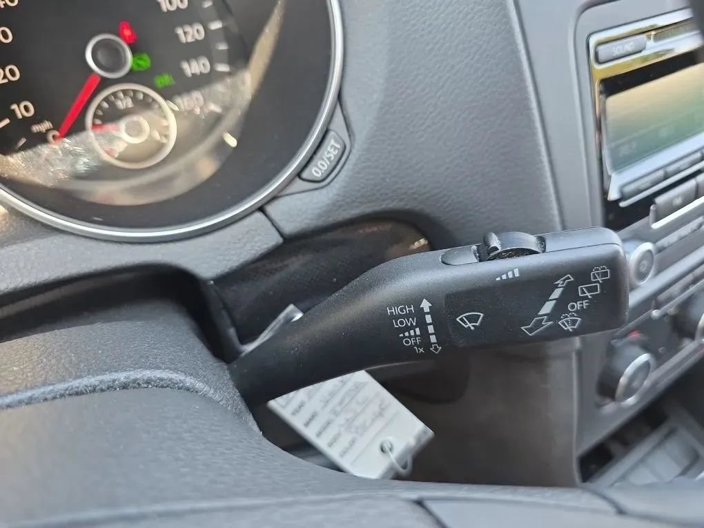 Used 2013 Volkswagen Jetta SE FWD image 22