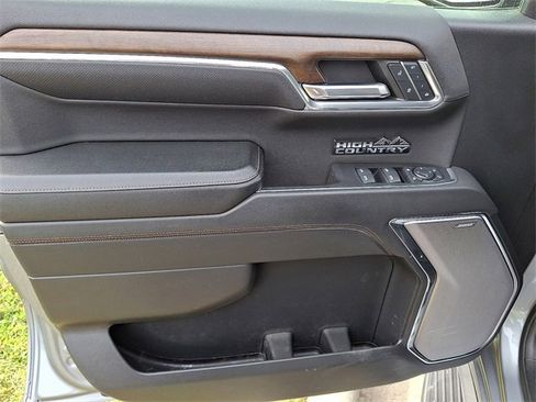 Used 2024 Chevrolet Silverado 1500 High Country w/ Technology Package image 9