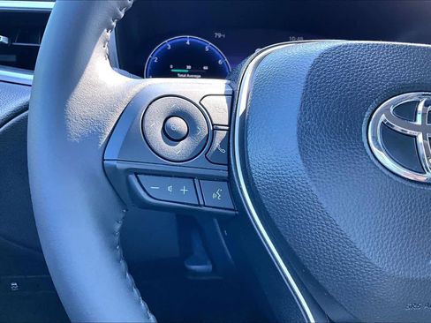 Used 2026 Toyota Corolla Cross XLE image 21