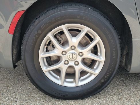 Used 2025 Chrysler Pacifica Select FWD image 5