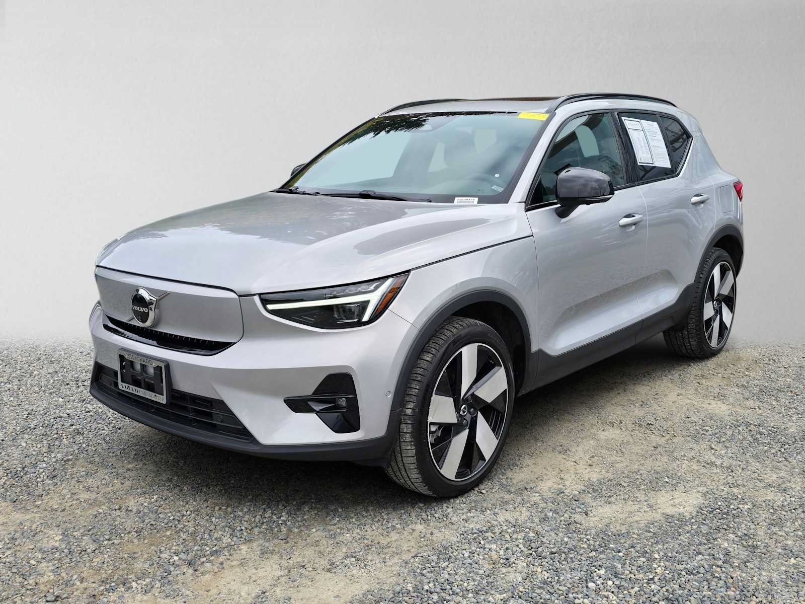 Used 2024 Volvo XC40 Recharge Plus w/ Protection Package Premier AWD/4WD image 7