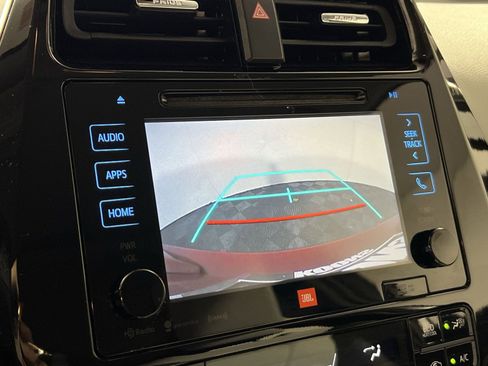 Used 2017 Toyota Prius Four image 18