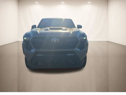 Used 2025 Toyota Tacoma TRD Sport image 16