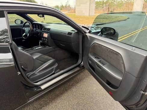 Used 2010 Dodge Challenger SRT8 RWD image 24