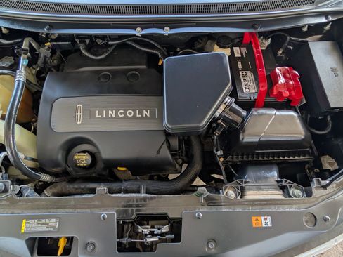Used 2013 Lincoln MKX AWD image 19