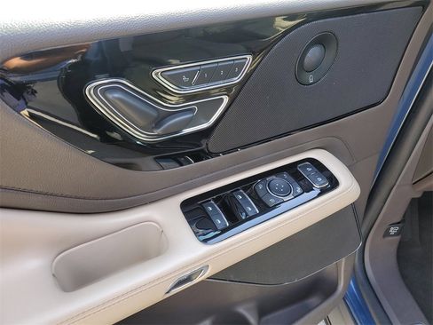 Used 2020 Lincoln Aviator Reserve image 19