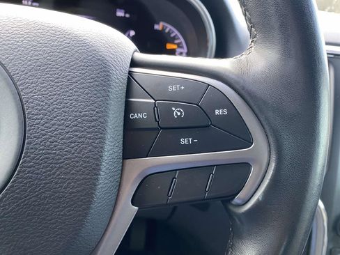 Used 2020 Jeep Grand Cherokee Laredo image 21