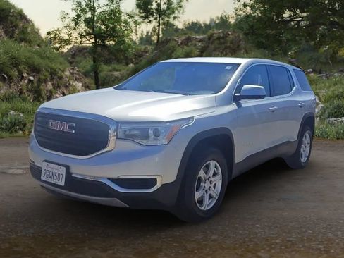 Used 2018 GMC Acadia SLE FWD image 1