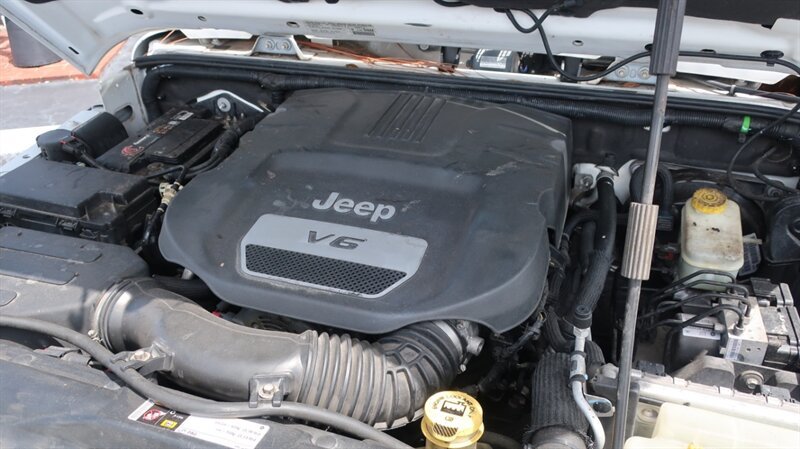 Used 2014 Jeep Wrangler Sahara AWD/4WD image 40